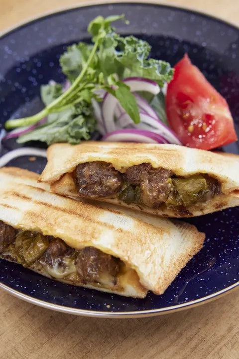 【無添加・ジビエ】上世屋の鹿肉と万願寺とうがらしの濃厚みそ煮込み